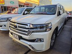 تۆیۆتا لاند کروزەر